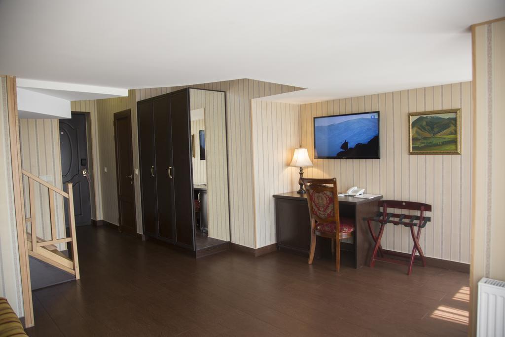 Shirak Hotel Jerevan Eksteriør billede