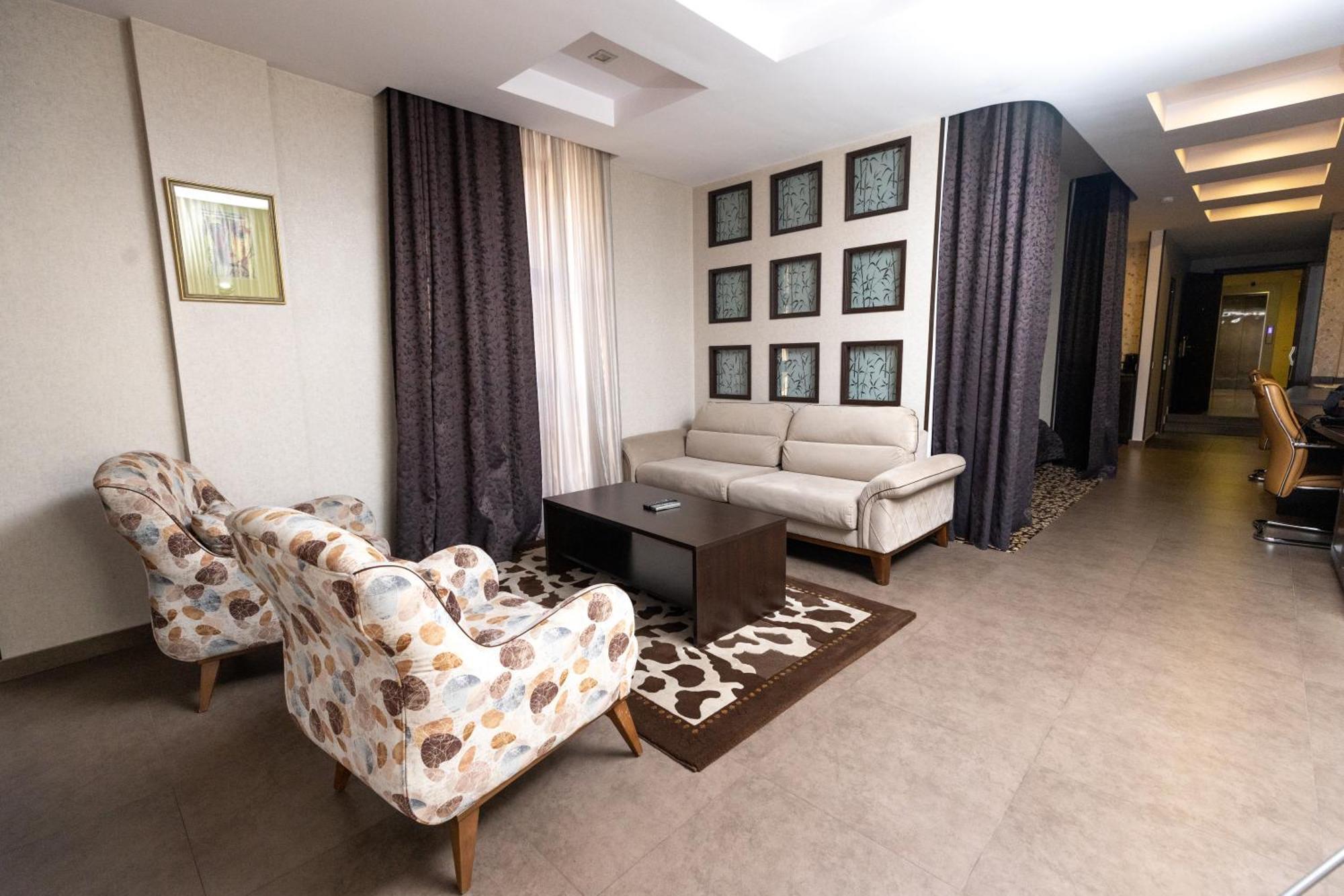 Shirak Hotel Jerevan Eksteriør billede