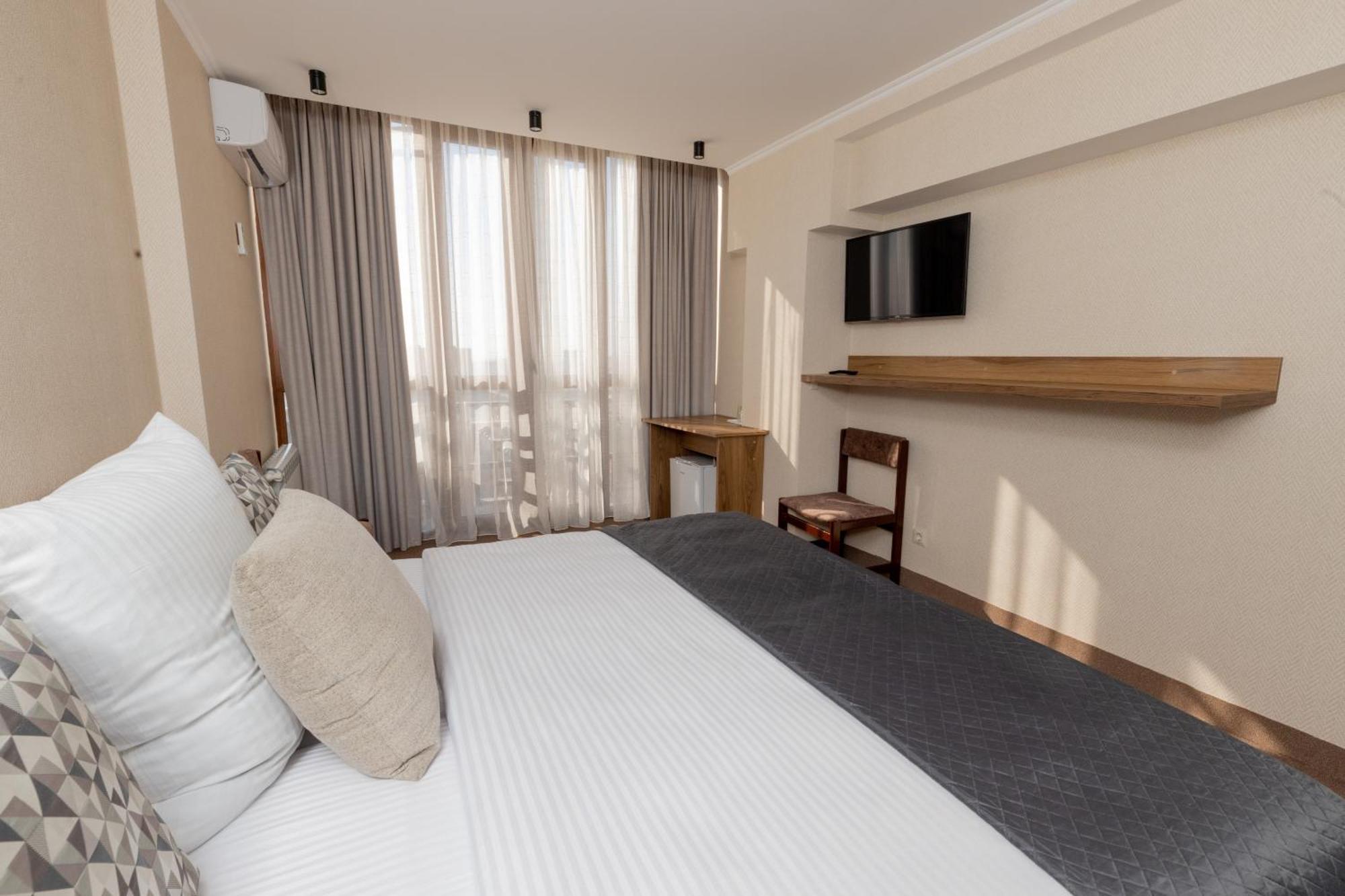 Shirak Hotel Jerevan Eksteriør billede