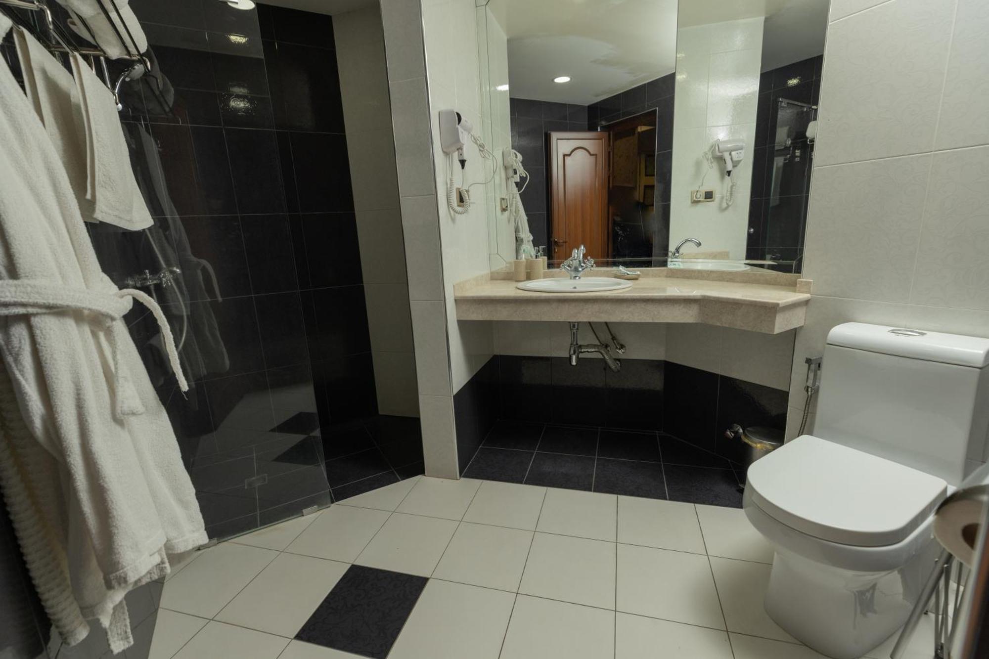 Shirak Hotel Jerevan Eksteriør billede