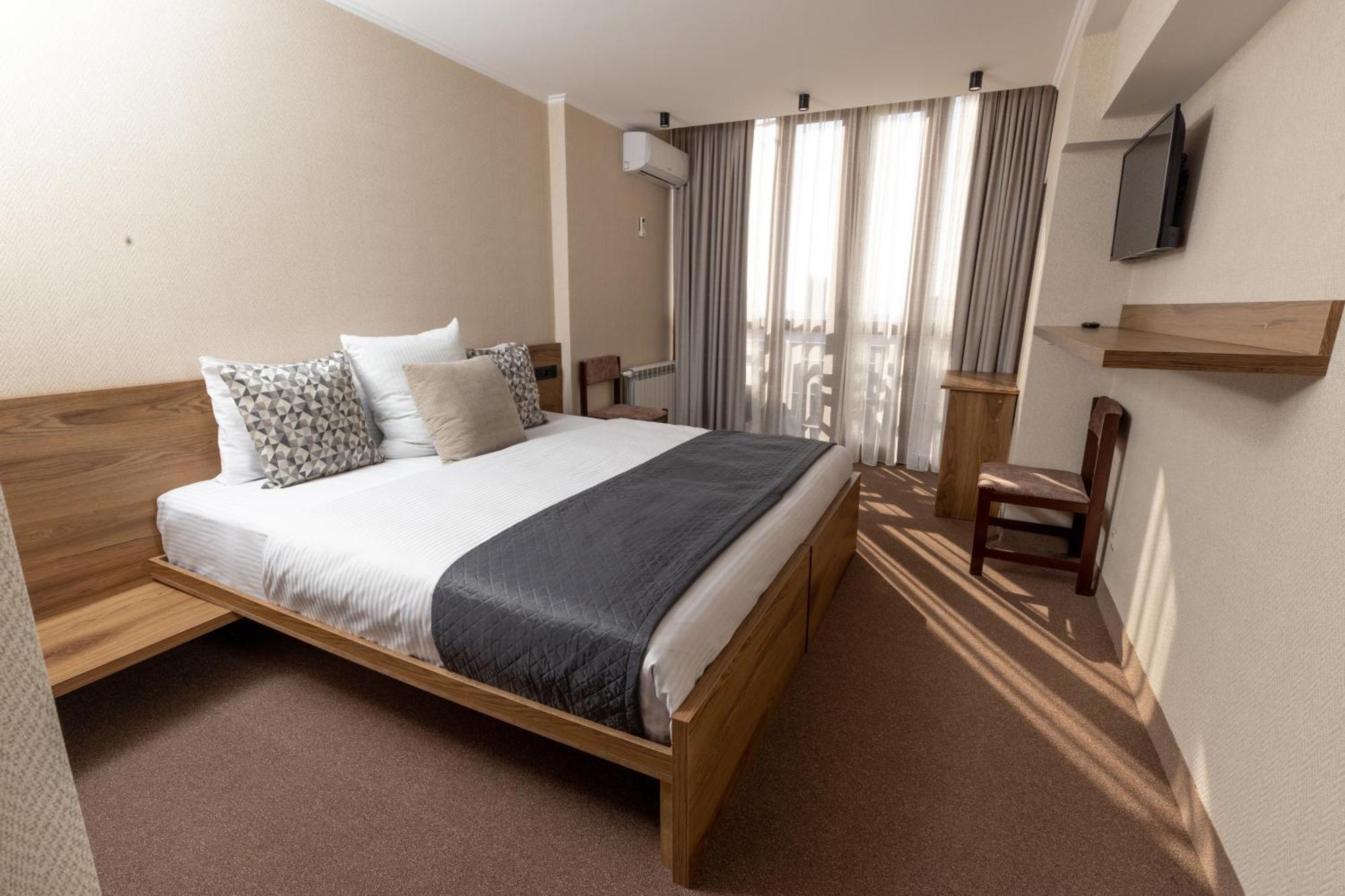 Shirak Hotel Jerevan Eksteriør billede
