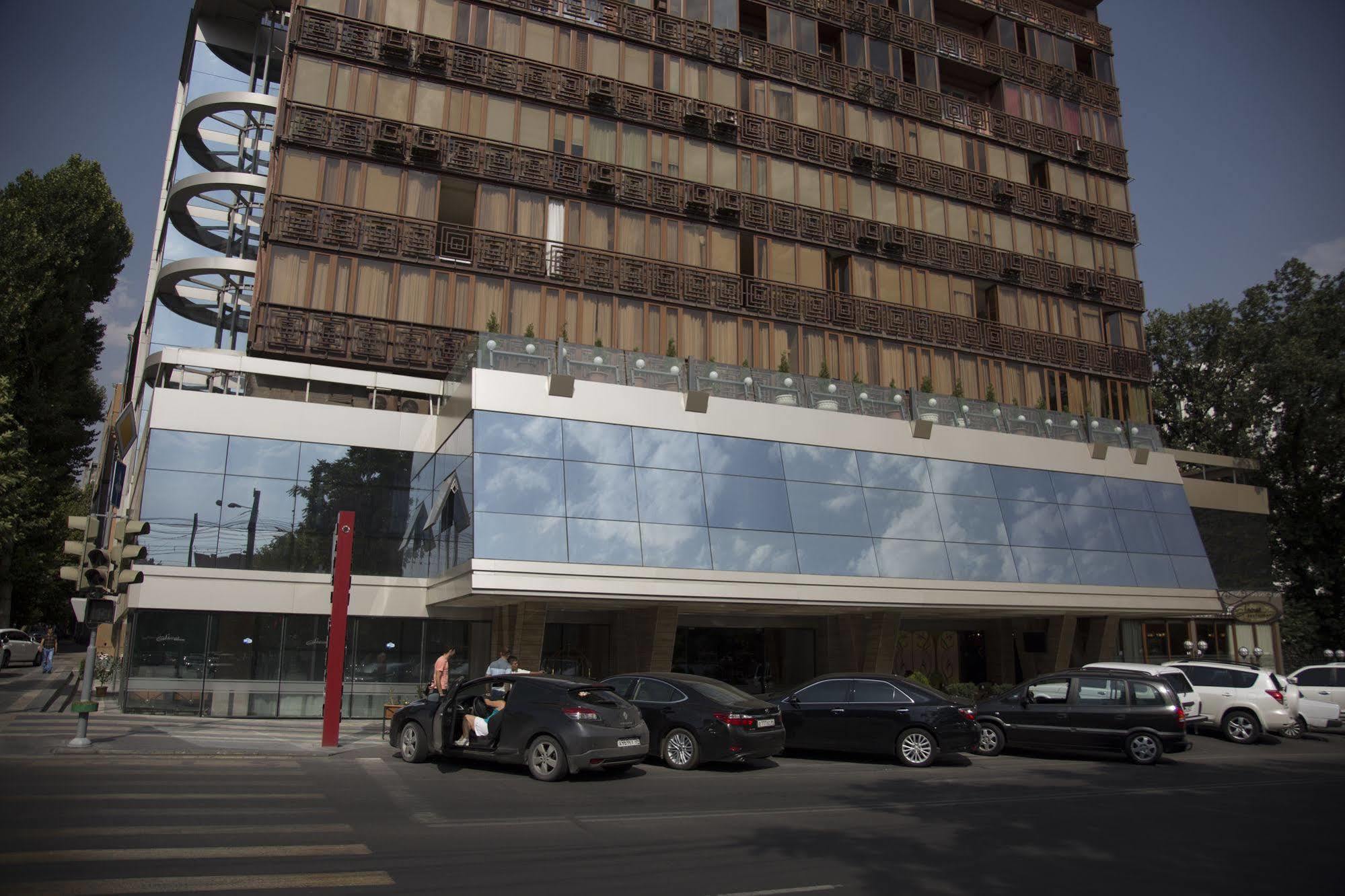 Shirak Hotel Jerevan Eksteriør billede