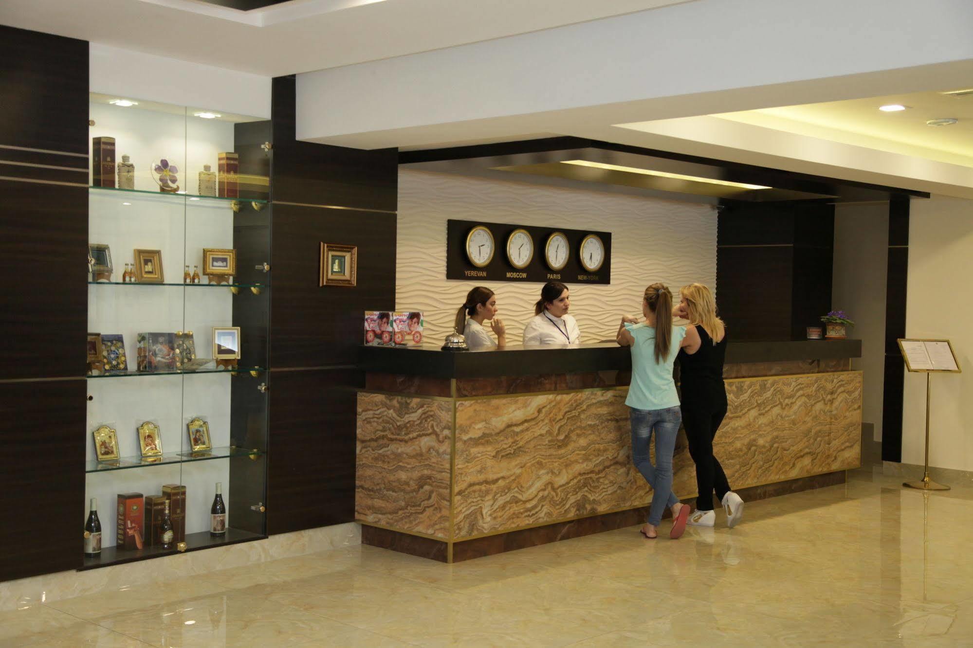 Shirak Hotel Jerevan Eksteriør billede