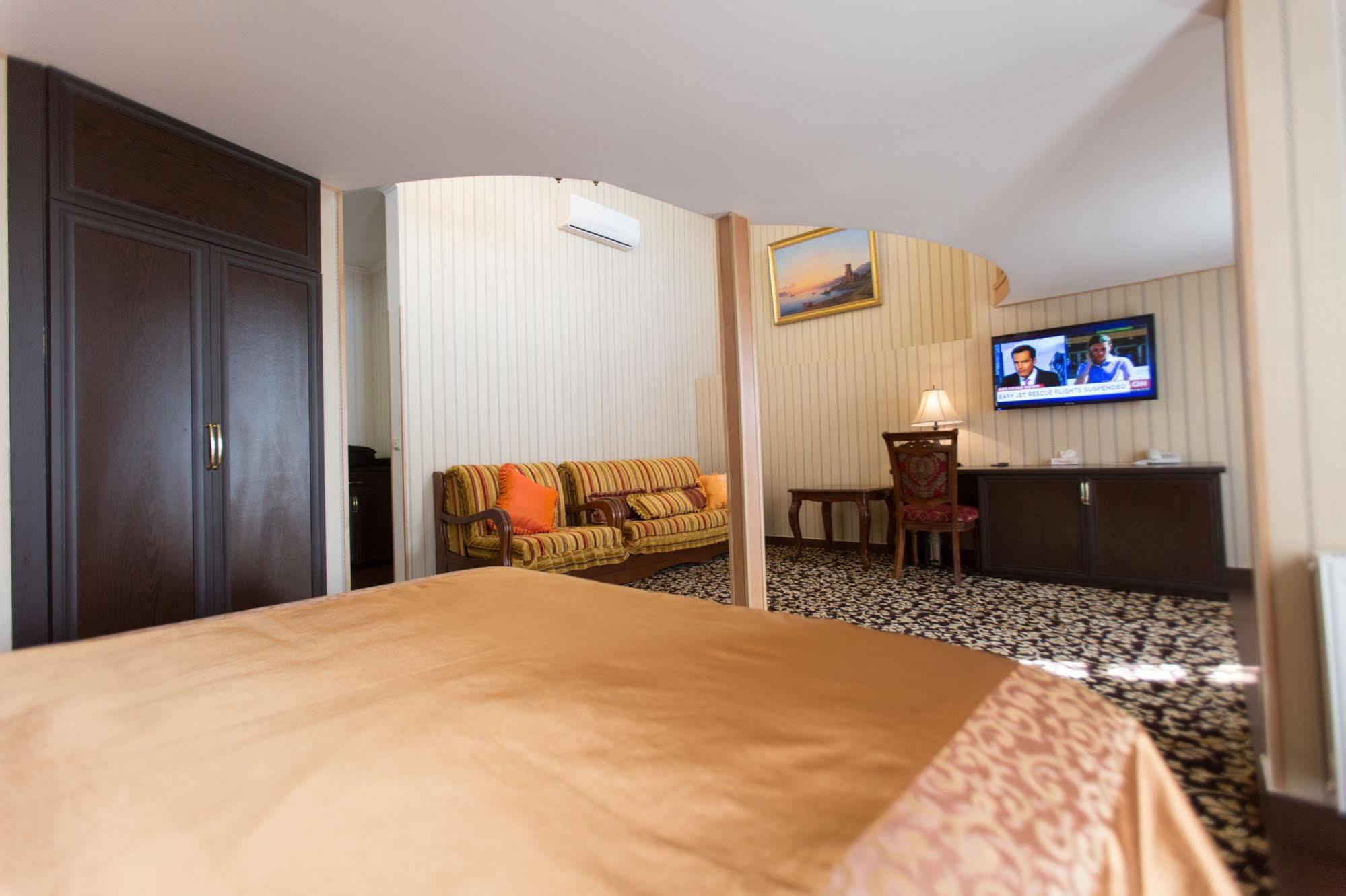 Shirak Hotel Jerevan Eksteriør billede