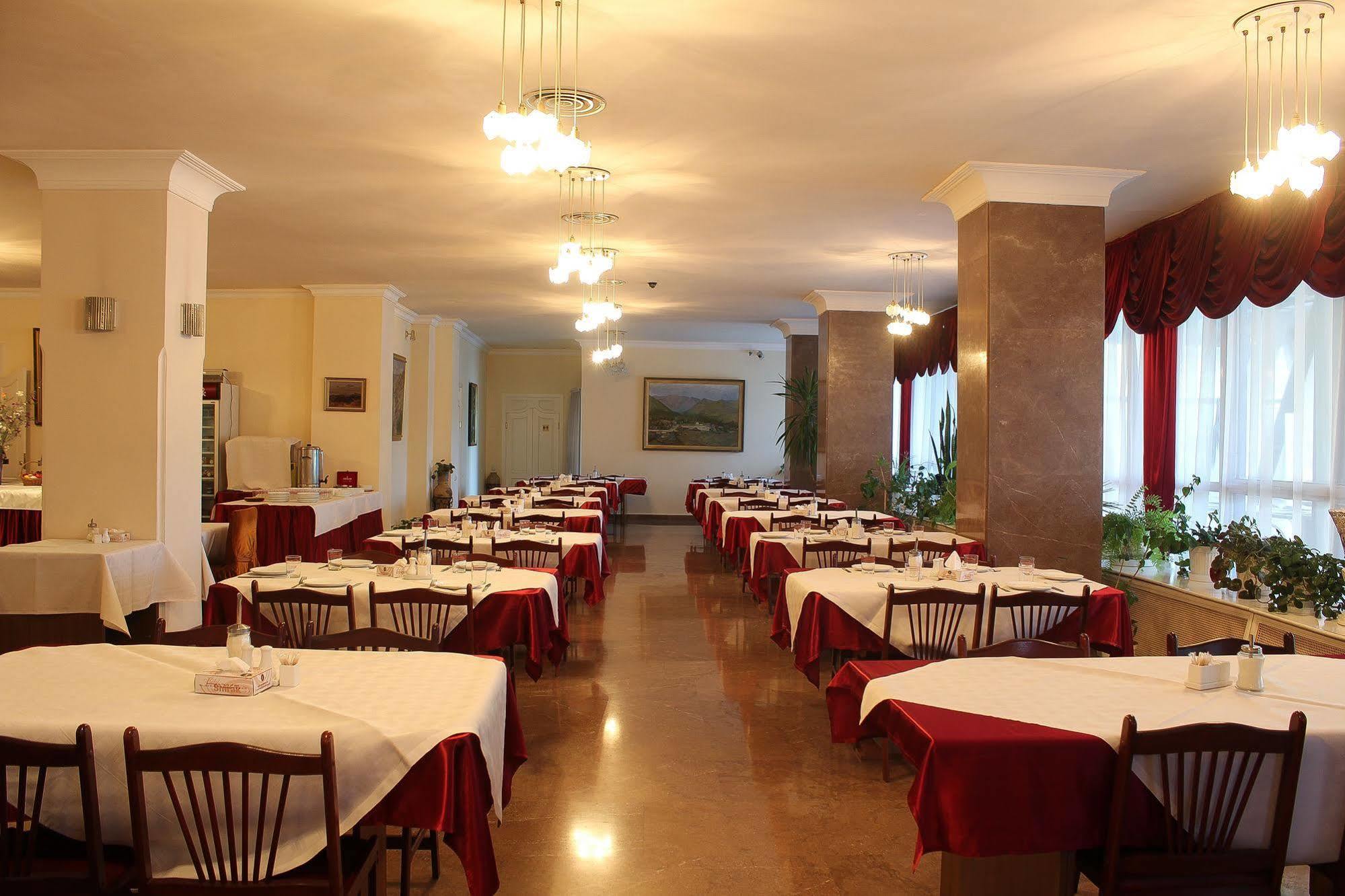 Shirak Hotel Jerevan Eksteriør billede